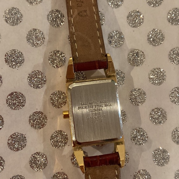 Anne Klein - Picture 3 of 5